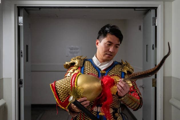 SAN FRANCISCO, CA - NOVEMBER 16: A hanfu enthusiast puts on costumes during the annual Hanfu parade organized by Northern California Hanfu Association on November 16, 2025 in San Francisco, California.  Copyright: xVCGx 111605922239