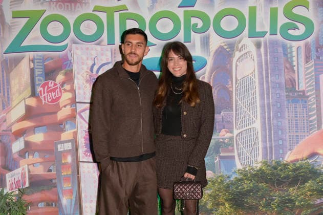 November 25, 2025, Rome, Italy: Lorenzo Pellegrini (l) and Veronica Martinelli (r) attend the Disney movie premiere Zootropolis 2 green carpet at The Space Cinema Moderno. Rome Italy - ZUMAs197 20251125_aaa_s197_244 Copyright: xMarioxCartellix