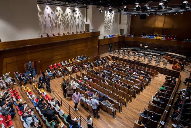 SaO PAULO, SP - 25.11.2025: INAUGURAcaO TEATRO BACCARELLI HELIoPOLIS - The Baccarelli Theatre was inaugurated this Tuesday (25) in the Heliopolis neighborhood, in Sao Paulo, with the participation of the Heliopolis Symphony Orchestra. The Baccarelli Theatre is the first concert hall in a Brazilian favela. In the photo, concert hall. x2848546x  VincentxBosson