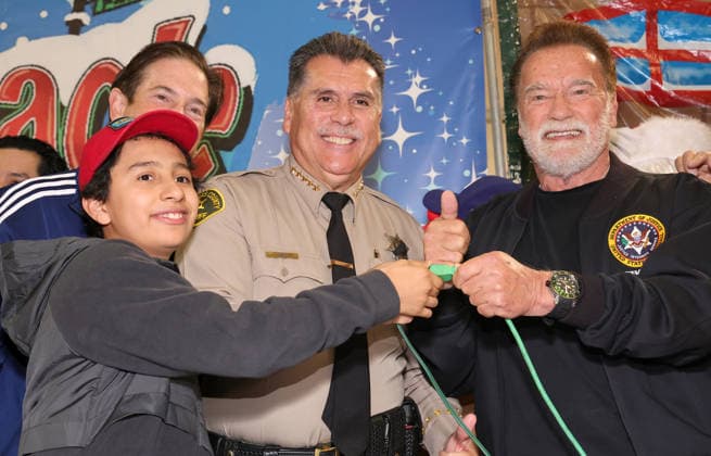 44th Annual Miracle on 1st Street Turkey Giveaway! 25 November 2025 . Los Angeles, California - Nathan Hochman, Zacky Munoz, Sheriff Robert G. Luna, Governor Arnold Schwarzenegger At 44th Annual Miracle on 1st Street Turkey Giveaway! held at The Hollenbeck Youth Center in Los Angeles., Credit:Sadou Faye Avalon United States, CA, Los Angeles, The Hollenbeck Youth Center  Copyright: xSadouxFayex xAvalonx 1054631597
