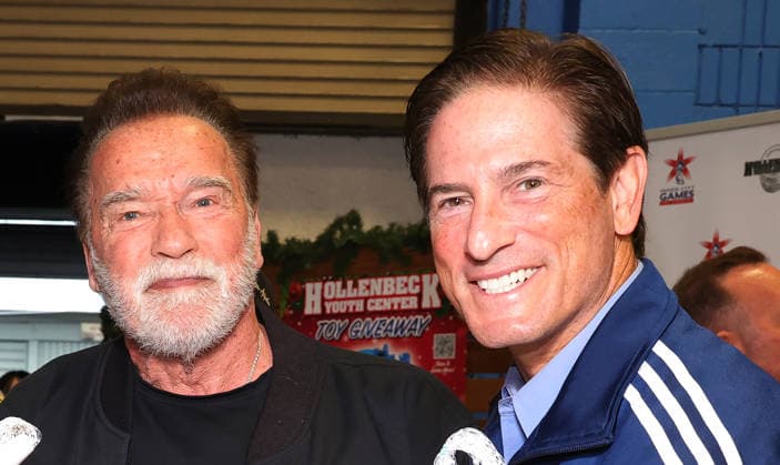 44th Annual Miracle on 1st Street Turkey Giveaway! 25 November 2025 . Los Angeles, California - Nathan Hochman, Governor Arnold Schwarzenegger At 44th Annual Miracle on 1st Street Turkey Giveaway! held at The Hollenbeck Youth Center in Los Angeles., Credit:Sadou Faye Avalon United States, CA, Los Angeles, The Hollenbeck Youth Center  Copyright: xSadouxFayex xAvalonx 1054631896