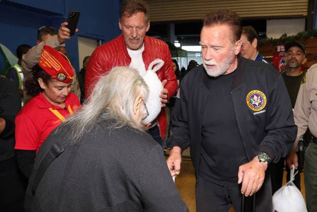 44th Annual Miracle on 1st Street Turkey Giveaway! 25 November 2025 . Los Angeles, California - Governor Arnold Schwarzenegger At 44th Annual Miracle on 1st Street Turkey Giveaway! held at The Hollenbeck Youth Center in Los Angeles., Credit:Sadou Faye Avalon United States, CA, Los Angeles, The Hollenbeck Youth Center  Copyright: xSadouxFayex xAvalonx 1054631904