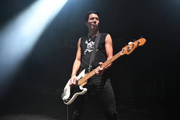 Bad Nerves performing at Shepherd™s Bush Empire LONDON, ENGLAND - NOVEMBER 25: Jonathan Poulton of ˜Bad Nerves™ performing at Shepherd™s Bush Empire on November 25, 2025 in London, England. CAP MAR MAR Great Britain Copyright: xMartinxHarris CapitalxPicturesx
