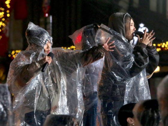 Macy s 99th Thanksgiving Day Parade rehearsals on 34th Street outside of Macy s in the pouring rain Featuring: HUNTR X Where: New York, New York, United States When: 25 Nov 2025 Credit: Adam Nemser INSTARimages EDITORIAL USE ONLY. NOT FOR USE BY NEWSPAPERS BASED IN THE UK. Copyright: xx instar55293885