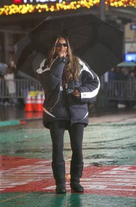 Macy s 99th Thanksgiving Day Parade rehearsals on 34th Street outside of Macy s in the pouring rain Featuring: Ciara Where: New York, New York, United States When: 25 Nov 2025 Credit: Adam Nemser INSTARimages EDITORIAL USE ONLY. NOT FOR USE BY NEWSPAPERS BASED IN THE UK. Copyright: xx instar55293904