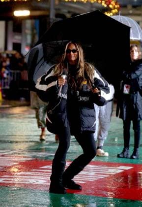 Macy s 99th Thanksgiving Day Parade rehearsals on 34th Street outside of Macy s in the pouring rain Featuring: Ciara Where: New York, New York, United States When: 25 Nov 2025 Credit: Adam Nemser INSTARimages EDITORIAL USE ONLY. NOT FOR USE BY NEWSPAPERS BASED IN THE UK. Copyright: xx instar55293907