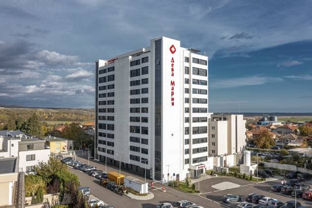 Drohnenaufnahme des Universitätskrankenhauses Deva Maria in Vetren, Burgas, Bulgarien Aerial drone view to University Hospital Deva Maria in Vetren, Burgas, Bulgaria Copyright: imageBROKER NikolaxSpasov iblnsp15673996.jpg
