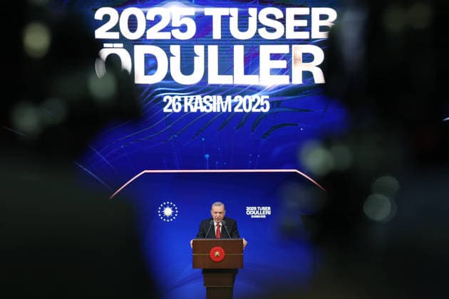 Turkish President Recep Tayyip Erdogan ANKARA, TURKIYE - NOVEMBER 26: (----EDITORIAL USE ONLY - MANDATORY CREDIT - TURKISH PRESIDENCY MURAT KULA HANDOUT - NO MARKETING NO ADVERTISING CAMPAIGNS - DISTRIBUTED AS A SERVICE TO CLIENTS----) Turkish President Recep Tayyip Erdogan makes remarks at the 11th Turkish Medical World Congress and TUSEB Aziz Sancar Science, Service and Incentive Awards Ceremony at Bestepe Nation s Convention and Culture Center in Ankara, Turkiye on November 26, 2025. TUR Presidency Murat Kula Handout Anadolu Ankara Turkey. Editorial use only. Please get in touch for any other usage.  Copyright: x2025xAnadoluxTURxPresidencyx xMuratxKulax xHandoutx