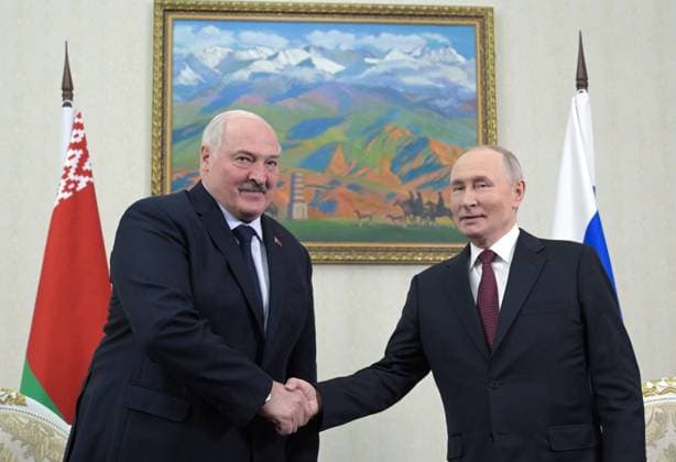 Kyrgyzstan Russia 9055480 26.11.2025 Belarusian President Alexander Lukashenko and Russian President Vladimir Putin shake hands as they pose for photos before a meeting at the Ala Archa State Residence in Bishkek, Kyrgyzstan. Alexey Nikolskiy Sputnik Bishkek Kyrgyzstan  Copyright: xAlexeyxNikolskiyx