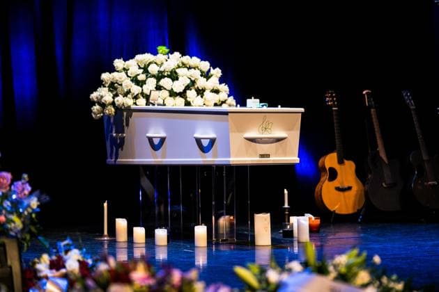 HOOGEVEEN - RenÃ Karst s farewell ceremony took place at De Tamboer Theatre. The folk singer died unexpectedly at the age of 59 from a heart attack. ANP SIESE VEENSTRA netherlands out - belgium out  Copyright: xx x543144695x originalFilename: 543144695.jpg