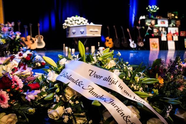 HOOGEVEEN - RenÃ Karst s farewell at the De Tamboer theatre. The folk singer died unexpectedly at the age of 59 from a heart attack. ANP SIESE VEENSTRA netherlands out - belgium out  Copyright: xx x543144737x originalFilename: 543144737.jpg