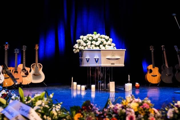 HOOGEVEEN - RenÃ Karst s farewell ceremony took place at De Tamboer Theatre. The folk singer died unexpectedly at the age of 59 from a heart attack. ANP SIESE VEENSTRA netherlands out - belgium out  Copyright: xx x543144756x originalFilename: 543144756.jpg