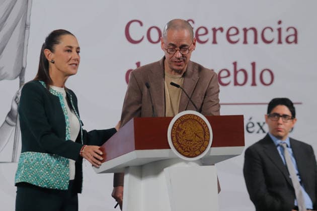 Mexico™s President Claudia Sheinbaum Holds Briefing Mexico™s President Claudia Sheinbaum Pardo is seen behind while JosÃ Antonio Pena Merino, Head of the Agency for Digital Transformation and Telecommunications, speaking during a news conference about the new Mexican supercomputer, Coatlicue , the first in Latin America, will have a large data processing capacity. on November 26, 2025 in Mexico City, Mexico. (Photo by Carlos Santiago Eyepix Group) Copyright: xCarlosxSantiagox xEyepixxGroupx CS_26112025_173571