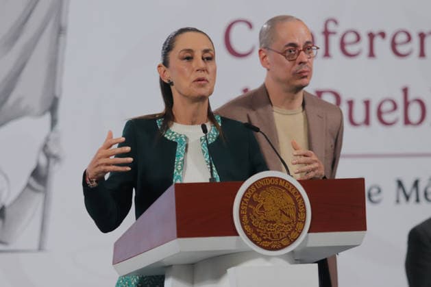 Mexico™s President Claudia Sheinbaum Holds Briefing JosÃ Antonio Pena Merino, Head of the Agency for Digital Transformation and Telecommunications is seen behind while Mexico™s President Claudia Sheinbaum Pardo speaking during a news conference about the new Mexican supercomputer, Coatlicue , the first in Latin America, will have a large data processing capacity. on November 26, 2025 in Mexico City, Mexico. (Photo by Carlos Santiago Eyepix Group) Copyright: xCarlosxSantiagox xEyepixxGroupx CS_26112025_173578