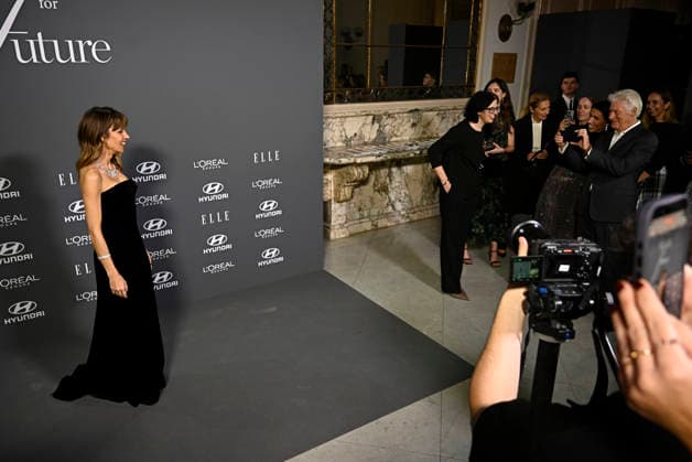 Elle celebrates the ELLE X FUTURE gala and presents the Elle Eco Award 2025 Alejandra Silva and Richard Gere during the ELLE X FUTURE gala held by Elle magazine at the Consulate of Italy, on November 26, 2025, in Madrid Spain ELLE x Future is a night to pay tribute to the future, to the planet and sustainability and to recognize the social and environmental work of many well-known faces committed to a better planet In addition, during the gala the ELLE Eco Award 2025 will be presented to honor one of the attendees for their commitment and social and environmental work 26 NOVEMBER 2025 Madrid Madrid Spain  Copyright: xFranciscoxGuerrax 7128735