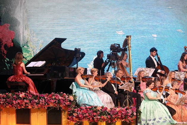 Croatia, Zagreb, 261125. Concert Andre Rieu and Johann Strauss Orchestra held at Arena Zagreb. Photo: Ranko Suvar CROPIX Copyright: xxRankoxSuvarx andre_rieu37-261125
