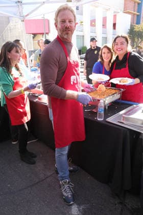 26 November 2025 - Los Angeles, California - Ian Ziering. 2025 Thanks & Giving On Skid Row held at Los Angeles Mission. Los Angeles USA - ZUMAa123 20251126_zaa_a123_004 Copyright: xADx