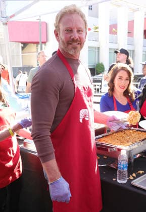 26 November 2025 - Los Angeles, California - Ian Ziering. 2025 Thanks & Giving On Skid Row held at Los Angeles Mission. Los Angeles USA - ZUMAa123 20251126_zaa_a123_012 Copyright: xADx