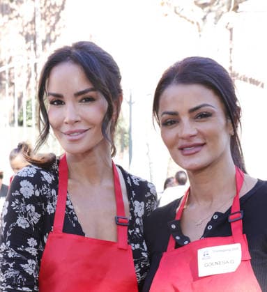 26 November 2025 - Los Angeles, California - Tanin Nikpey, Golnesa Gharachedaghi,. 2025 Thanks & Giving On Skid Row held at Los Angeles Mission. Los Angeles USA - ZUMAa123 20251126_zaa_a123_013 Copyright: xADx