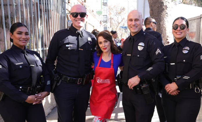 26 November 2025 - Los Angeles, California - Christina DeRosa,. 2025 Thanks & Giving On Skid Row held at Los Angeles Mission. Los Angeles USA - ZUMAa123 20251126_zaa_a123_021 Copyright: xADx