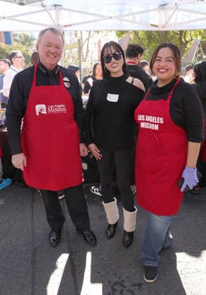 26 November 2025 - Los Angeles, California - Chief of the Los Angeles Police Department Jim McDonnell, Wendy Carrillo, Yi Zhou,. 2025 Thanks & Giving On Skid Row held at Los Angeles Mission. Los Angeles USA - ZUMAa123 20251126_zaa_a123_066 Copyright: xADx
