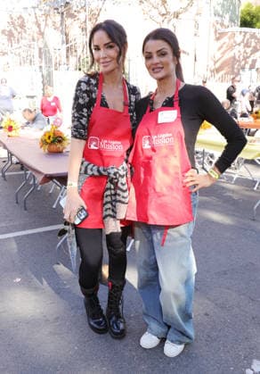 26 November 2025 - Los Angeles, California - Tanin Nikpey, Golnesa Gharachedaghi,. 2025 Thanks & Giving On Skid Row held at Los Angeles Mission. Los Angeles USA - ZUMAa123 20251126_zaa_a123_069 Copyright: xADx