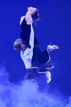 Taliso Engel, und Patricija Ionel bei Let s Dance - Die Live-Tour 2025 in der ZAG Arena. Hannover, 25.11.2025 Foto:xU.xStammx xFuturexImagex dance_5140