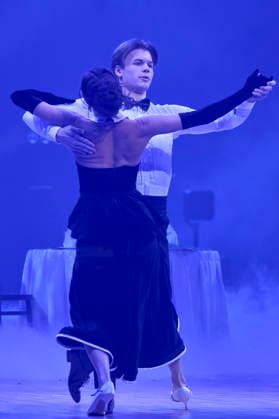 Taliso Engel, und Patricija Ionel bei Let s Dance - Die Live-Tour 2025 in der ZAG Arena. Hannover, 25.11.2025 Foto:xU.xStammx xFuturexImagex dance_5142