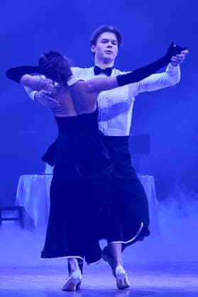 Taliso Engel, und Patricija Ionel bei Let s Dance - Die Live-Tour 2025 in der ZAG Arena. Hannover, 25.11.2025 Foto:xU.xStammx xFuturexImagex dance_5143