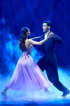 Diego Pooth und Ekaterina Leonova bei Let s Dance - Die Live-Tour 2025 in der ZAG Arena. Hannover, 25.11.2025 Foto:xU.xStammx xFuturexImagex dance_5156