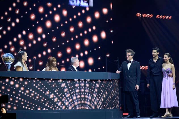 Jorge Gonzalez, Motsi Mabuse, Joachim Llambi Daniel Hertwich, Diego Pooth and Ekaterina Leonova at Let s Dance Die Live Tour 2025 in the ZAG Arena Hannover, 25 11 2025 Foto:xU.xStammx xFuturexImagex dance_5162