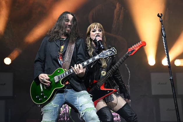 Halestorm performing at O2 Arena in London LONDON, ENGLAND - NOVEMBER 26: Joe Hottinger and Lzzy Hale of ˜Halestorm™ performing at O2 Arena, Greenwich on November 26, 2025 in London, England. CAP MAR MAR Great Britain Copyright: xMartinxHarris CapitalxPicturesx