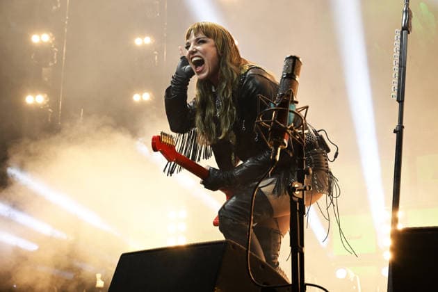 Halestorm performing at O2 Arena in London LONDON, ENGLAND - NOVEMBER 26: Lzzy Hale of ˜Halestorm™ performing at O2 Arena, Greenwich on November 26, 2025 in London, England. CAP MAR MAR Great Britain Copyright: xMartinxHarris CapitalxPicturesx