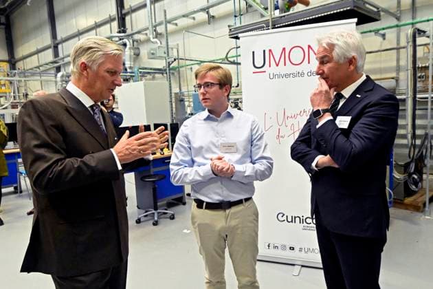 King Philippe visits the Materia Nova Research Centre in Mons MONS, BELGIUM - NOVEMBER 27 : King Philippe visits the Materia Nova Research Centre in Mons (an accelerator of responsible innovation that facilitates technology transfer between fundamental research and industry to promote energy transition and the deployment of the circular economy) on November 27, 2025 in Mons, Belgium, 27 11 2025 Mons Belgium  Copyright: xDidierxLebrunx