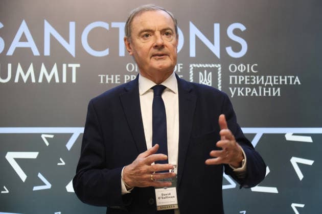 EU Sanctions Envoy David O Sullivan briefs the press during the Sanctions Summit in Kyiv, Ukraine, November 27, 2025. The summit convenes over 60 sanctions policy officials from the European Union, the United States, and Canada. Discussions focus on critical issues, including the shadow fleet, energy, financial restrictions, sanctions circumvention, and the operations of Russia’s military-industrial complex. (Photo by Pavlo Bahmut Ukrinform) Inaugural Sanctions Summit underway in Kyiv Copyright: xPavloxBahmutx