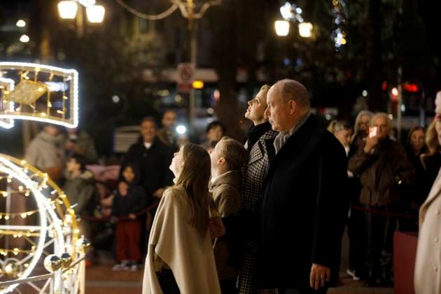 LANCEMENT ILLUMINATIONS NOEL FAMILLE PRINCIERE PHOTOPQR NICE MATIN Jean François Ottonello Monaco 27 11 2025 Lancement des illuminations de Noël par la famille princiere, place darmes le prince Albert II, la princesse Charlene, le prince hereditaire Jacques et la princesse Gabriella Monaco - 27 11 2025 Launch of the Christmas lights by the Princely Family at Place dArmes - Prince Albert II, Princess Charlene, Hereditary Prince Jacques, and Princess Gabriella Monaco France  Copyright: xPHOTOPQR NICExMATIN MAXPPPxJeanxFrançoisxOttonellox 20251127NIM5586 20251127NIM5586