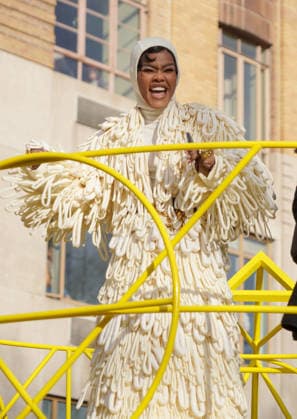 November 26, 2025, New York, New York, USA: TEYANA TAYLOR rides a float in the 99th Macys Thanksgiving Day Parade.Upper West Side, NYC.November 27, 2025. ... The 99th Macys Thanksgiving Day Parade.Upper West Side, NYC.November 27, 2025. New York USA - ZUMAms4_ 20251126_faf_ms4_017 Copyright: xSoniaxMoskowitzxGordonx