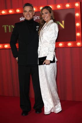 . 27 11 2025. London, United Kingdom. Robbie Williams arriving at the Tinsel Town premiere in London.  xStephenxLockx xi-Imagesx IIM-26418-0003