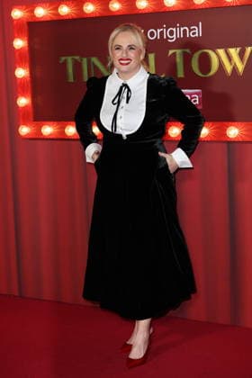 . 27 11 2025. London, United Kingdom. Rebel Wilson arriving at the Tinsel Town premiere in London.  xStephenxLockx xi-Imagesx IIM-26418-0013
