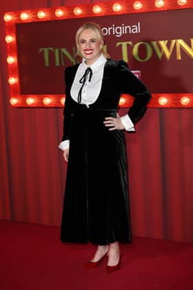 . 27 11 2025. London, United Kingdom. Rebel Wilson arriving at the Tinsel Town premiere in London.  xStephenxLockx xi-Imagesx IIM-26418-0017