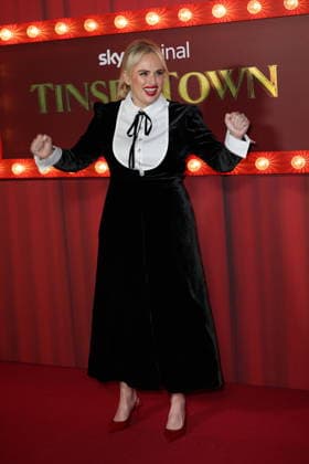 . 27 11 2025. London, United Kingdom. Rebel Wilson arriving at the Tinsel Town premiere in London.  xStephenxLockx xi-Imagesx IIM-26418-0018