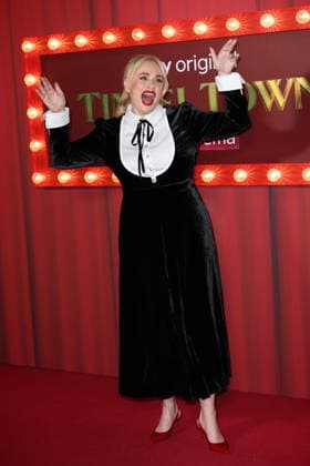. 27 11 2025. London, United Kingdom. Rebel Wilson arriving at the Tinsel Town premiere in London.  xStephenxLockx xi-Imagesx IIM-26418-0022