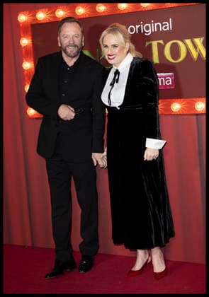. 27 11 2025. London, United Kingdom. Kiefer Sutherland and Rebel Wilson at the Tinsel Town premiere in London.  xStephenxLockx xi-Imagesx IIM-26418-0032