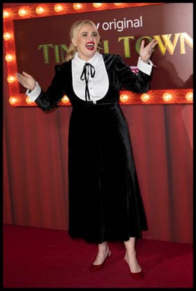 . 27 11 2025. London, United Kingdom. Rebel Wilson arriving at the Tinsel Town premiere in London.  xStephenxLockx xi-Imagesx IIM-26418-0036