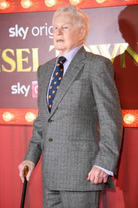 Tinsel Town World Premiere at Vue, Leicester Square, London, UK Derek Jacobi attends The Tinsel Town World Premiere at Vue, Leicester Square in London, England, UK on Thursday 27 November, 2025., Credit:Justin Ng Avalon UK, England, London, Vue, Leicester Square Copyright: xJustinxNgx xAvalonx 1055029932