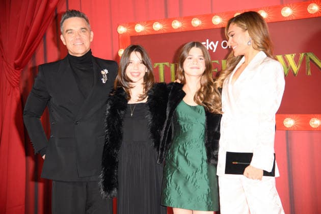 Tinsel Town World Premiere at Vue, Leicester Square, London, UK (L-R) - Robbie Williams, Coco Williams, Teddy Williams, Ayda Field (Ayda Field Williams) attends The Tinsel Town World Premiere at Vue, Leicester Square in London, England, UK on Thursday 27 November, 2025., Credit:Justin Ng Avalon UK, England, London, Vue, Leicester Square Copyright: xJustinxNgx xAvalonx 1055029968