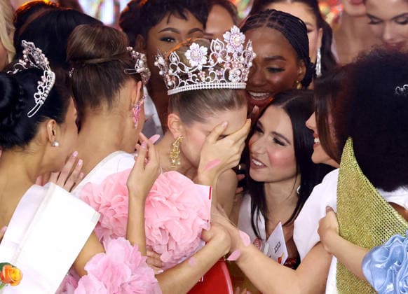 November 27, 2025, Tokyo, Japan - Miss Colombia Catalina Duque (C) is celebrated from other contestants as she wins the Miss International 2025 beauty pageant in Tokyo on Thursday, November 27, 2025. 26-year old Colombian model Duque was crowned from 80 contestants. (photo by Yoshio Tsunoda AFLO)  aflo_311757368