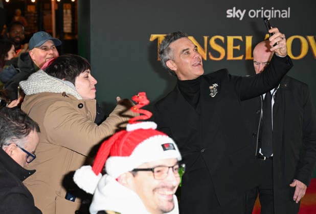 Celebrities attend the world premiere of ˜Tinsel Town™ at Vue Leicester Square, London Featuring: Robbie Williams Where: London, United Kingdom When: 27 Nov 2025 Credit: Cover Images EDITORIAL USE ONLY. NOT FOR USE BY NEWSPAPERS BASED IN THE UK. Copyright: xx coverimg55297611