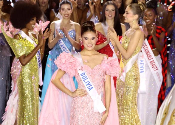 November 27, 2025, Tokyo, Japan - Miss Bolivia Paolo Guzman Sanchez is selected for the second runner-up of the Miss International 2025 beauty pageant in Tokyo on Thursday, November 27, 2025. Sanchez won the 2nd runner-up of the pageant and Miss Colombian Catalina Duque was crowned the Miss International 2025. (photo by Yoshio Tsunoda AFLO)  aflo_311757390