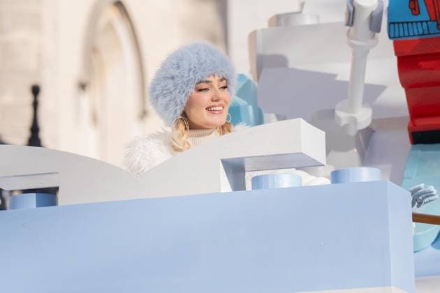 November 27, 2025, Bronx, New York, USA: Meg Donnelly rides on float during 99th annual 2025 Macy s Thanksgiving Day Parade in Midtown Manhattan on Central Park West in New York, NY on November 27, 2025 Bronx USA - ZUMAr339 20251127_znp_r339_032 Copyright: xLevxRadinx